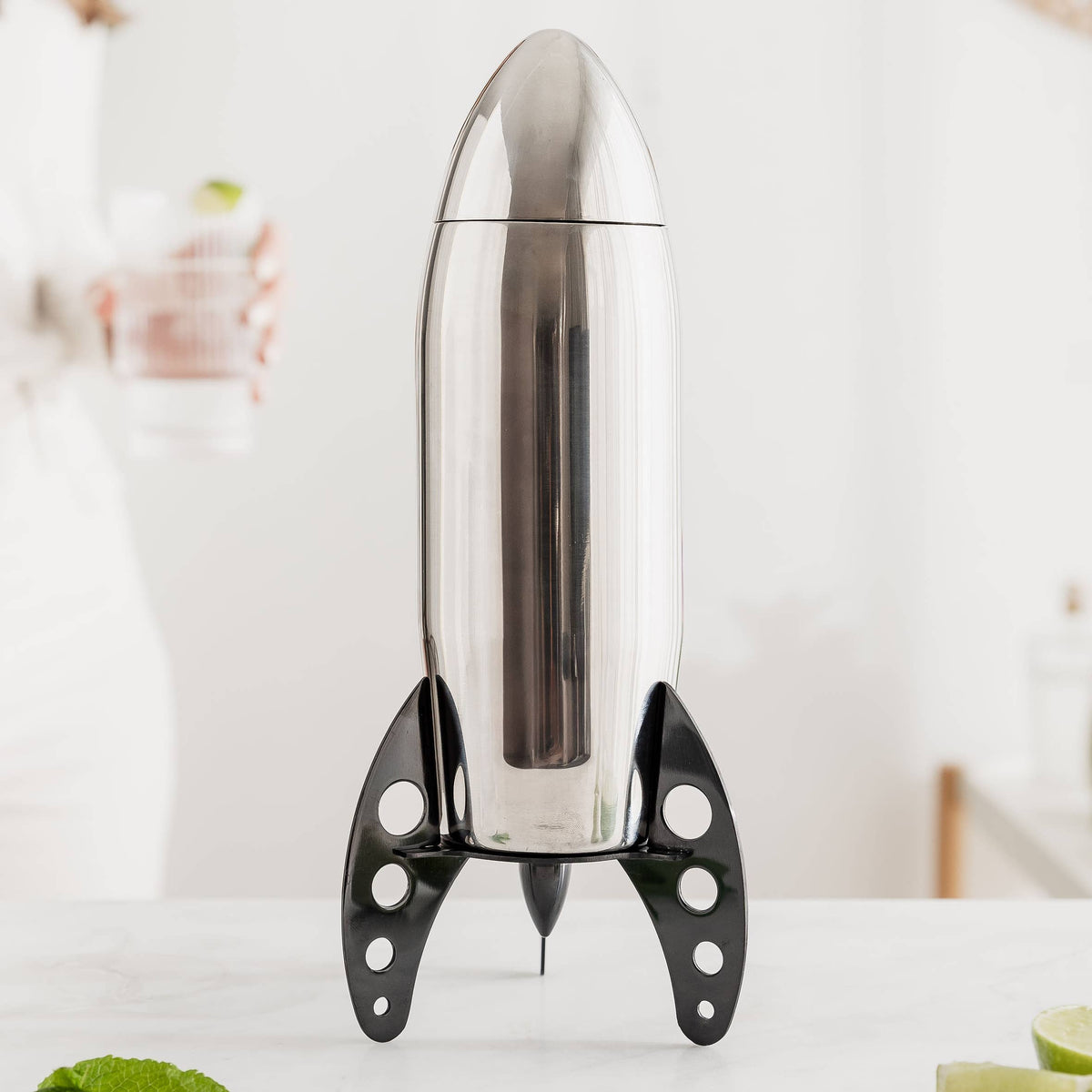 Rocket cocktail shaker