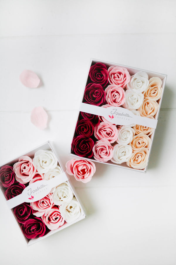 Luxe geschenkset met 12 badrozen