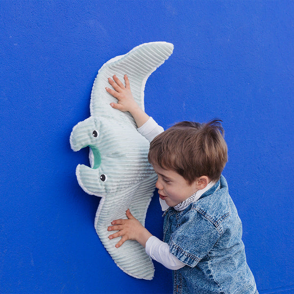 Peluche raie manta Mantalou maman et son bébé bleu aqua – Les Ptipotos – vue 2