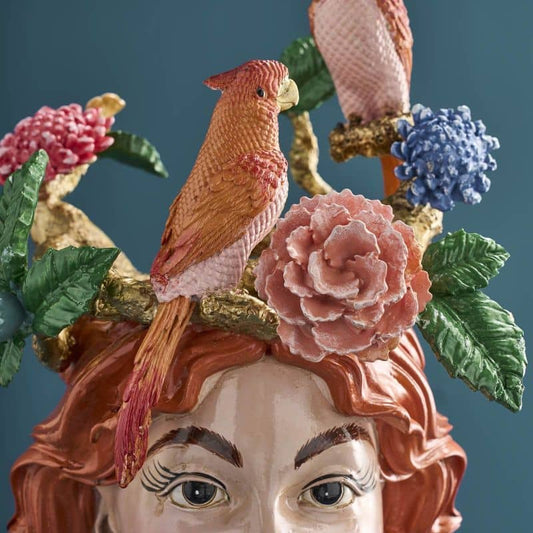 Vaas met een vrouwenhoofd van M. Parrots