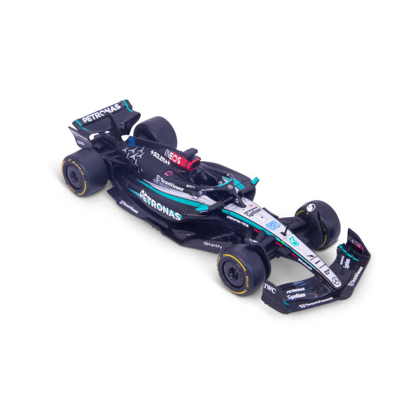 1:43 F1 MERCEDES AMG W15 2024 RUSSELL DANS UN DISTRIBUTEUR DE 12 PIÈCES