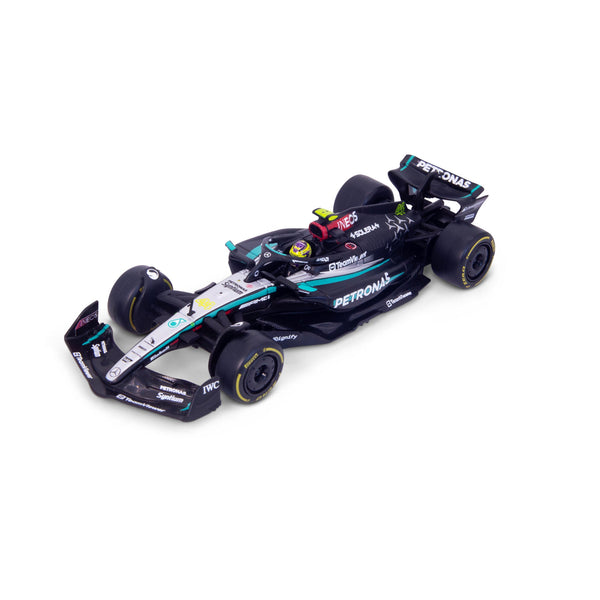 1:43 F1 MERCEDES AMG W15 2024 AVEC CASQUE HAMILTON