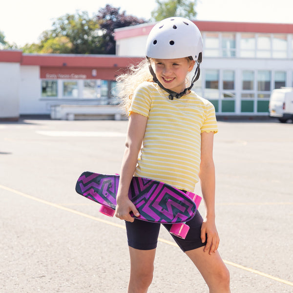 Skateboard en Plastique Graphique Miroir – 22 pouces