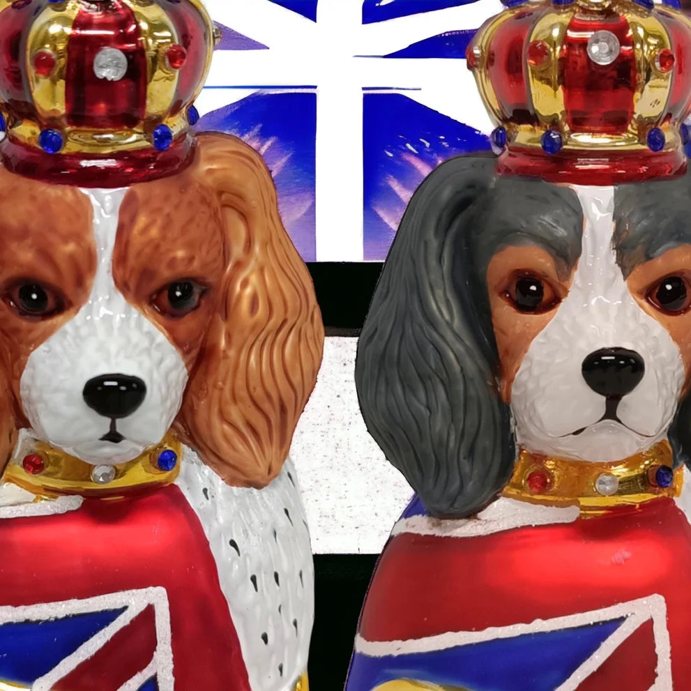 Boule de Noël Cavalier King Charles « God Save the King »