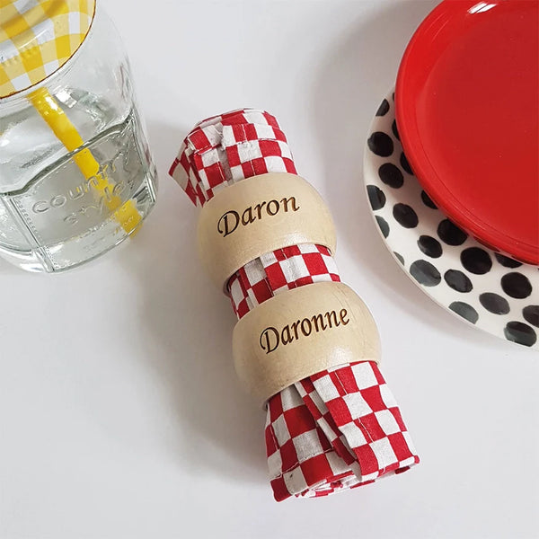 Servetringen voor een stel: Daronne en Daron