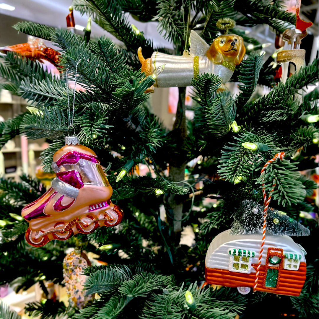 Kerstversiering met alpaca-decoratie