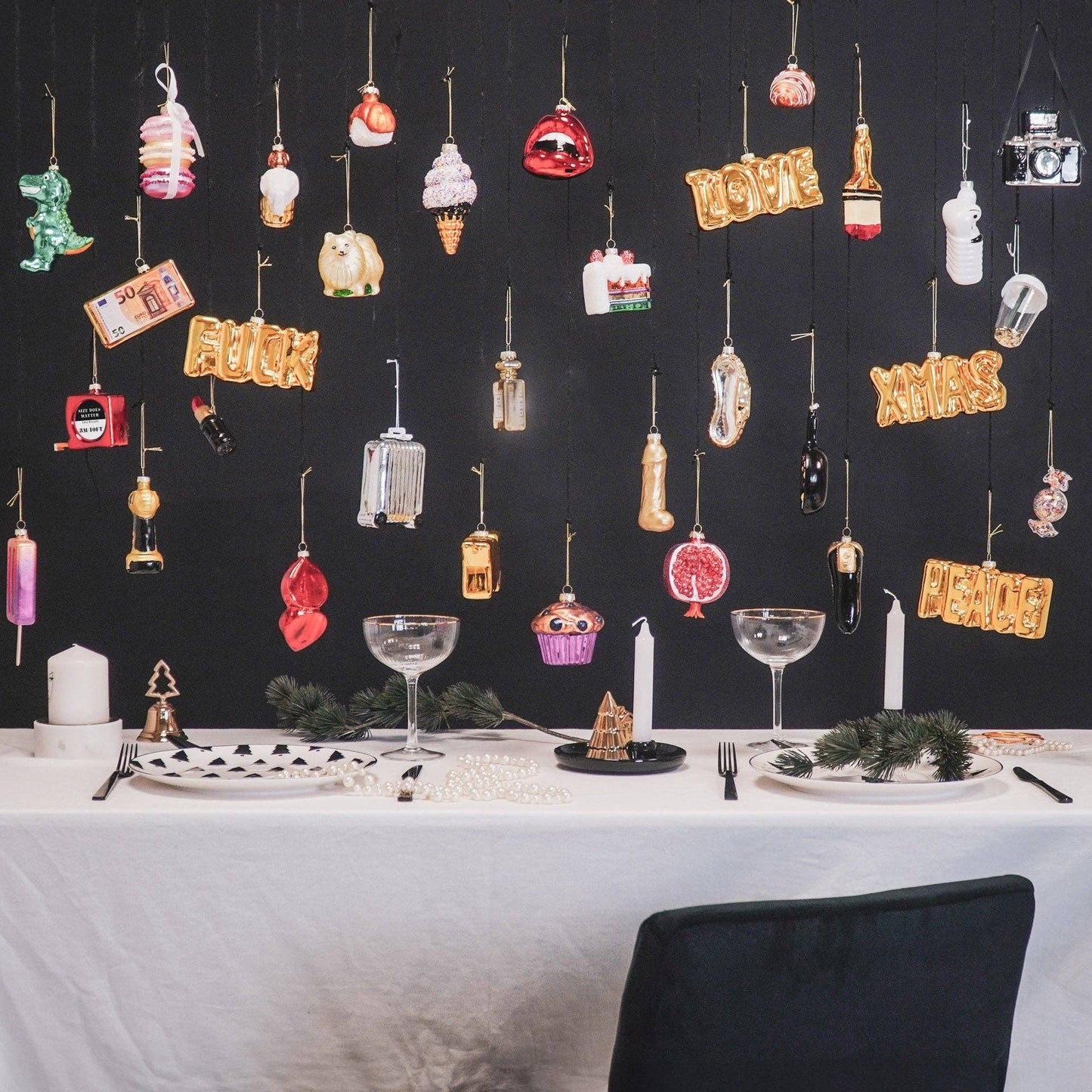 LOVE Gold Christmas Ball