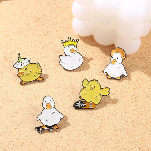 Pin's Canard Blanc Skateur – visuel produit