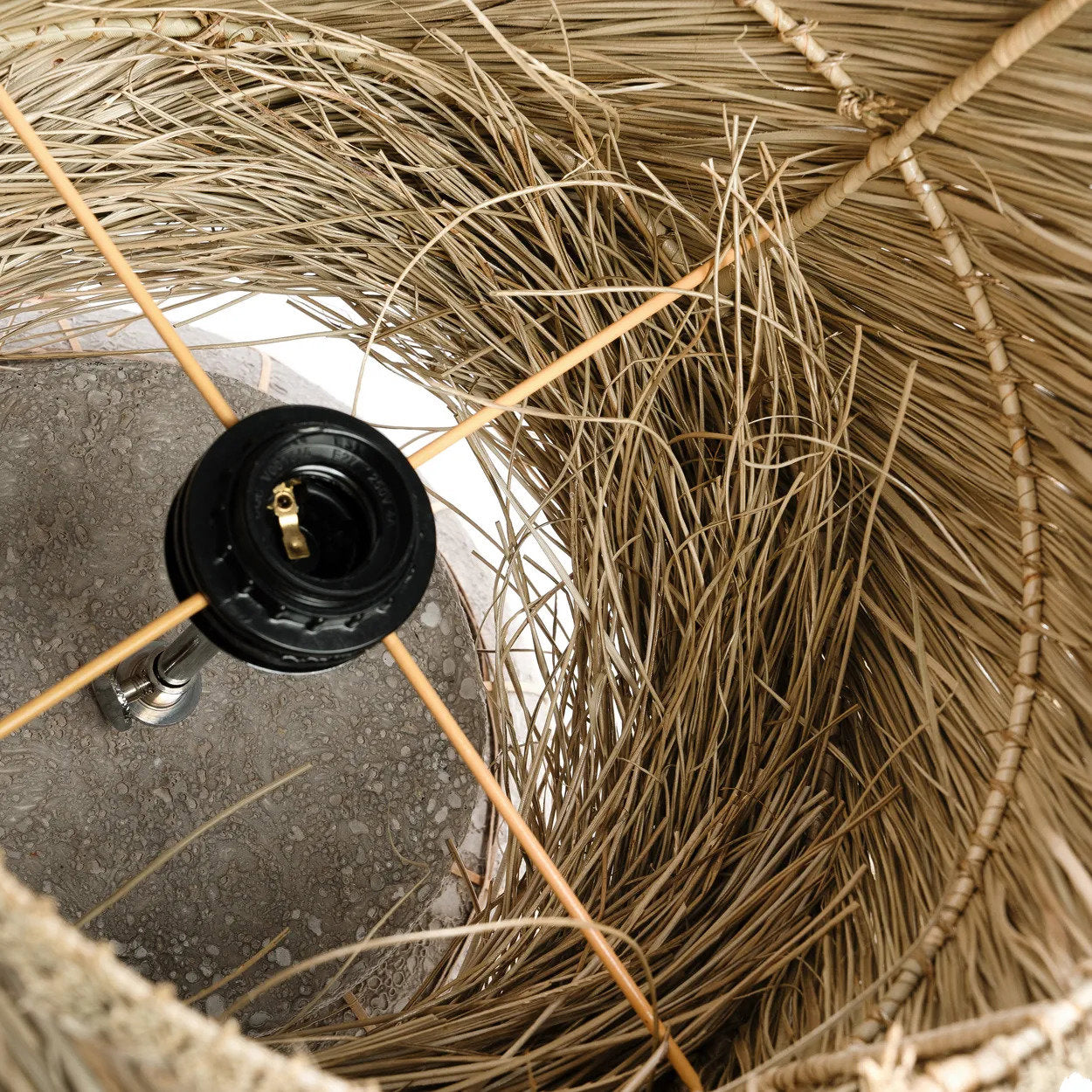 Lampe à poser Lipsi – Naturel et béton