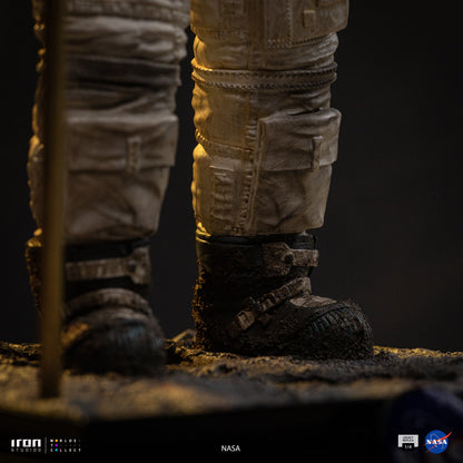 Statue Apollo 11 Astronaut - Nasa - Legacy Replica 1/4