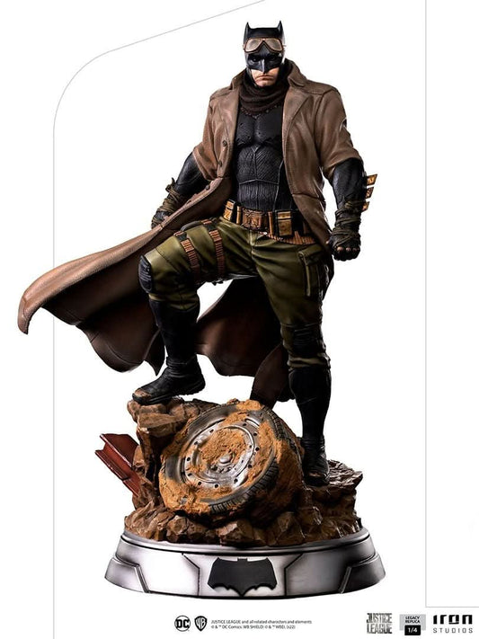 Batman Knightmare Statue - Zack Snyder's Justice League - Legacy Replica 1/4 - Iron Studios