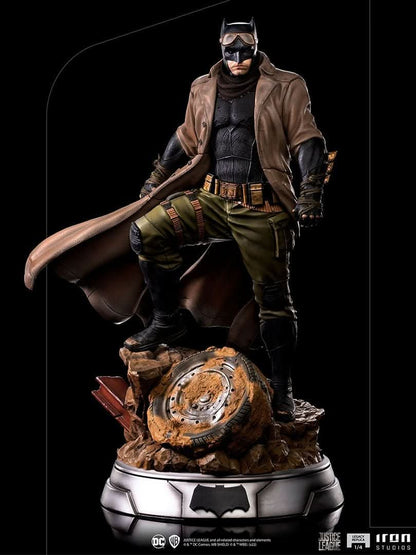 Batman Knightmare Statue - Zack Snyder's Justice League - Legacy Replica 1/4 - Iron Studios