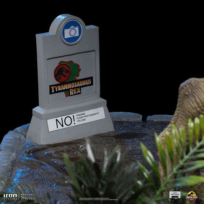 Statue T-Rex Attack Donald Gennaro - Jurassic Park - Demi Scale 1/20