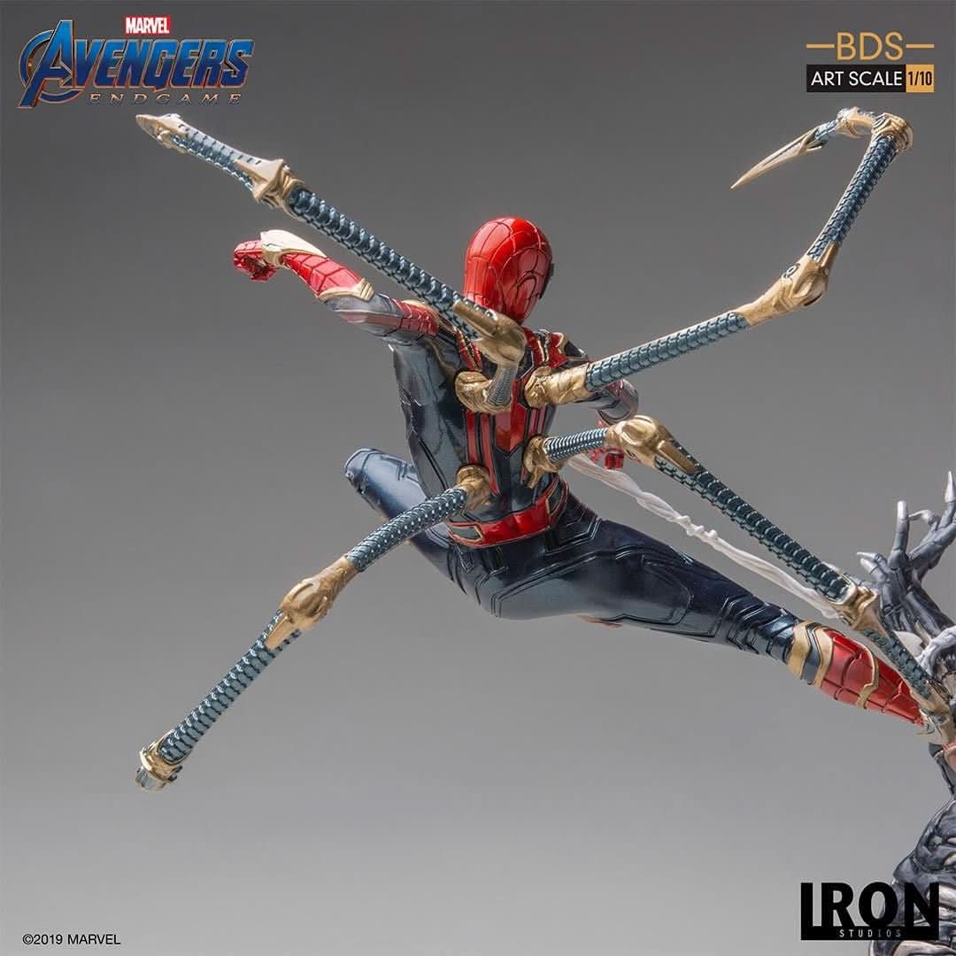 Statue Iron Spider Vs Outrider - Avengers: Endgame - Art Scale - Marvel Comics