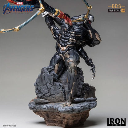Statue Iron Spider Vs Outrider - Avengers: Endgame - Art Scale - Marvel Comics
