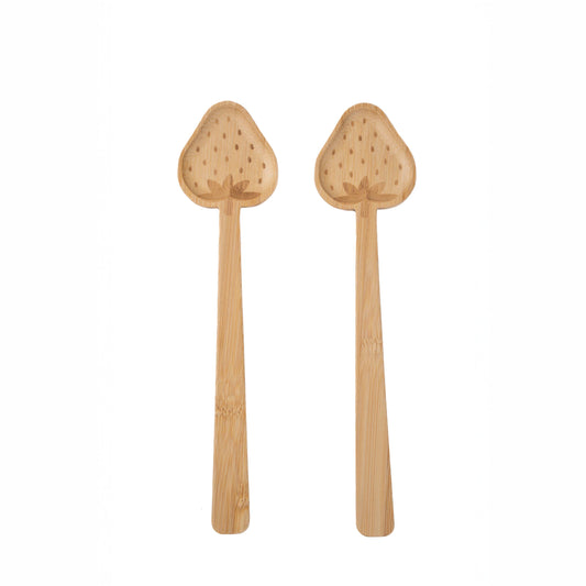 Saladeschepjes van bamboe en aardbeien