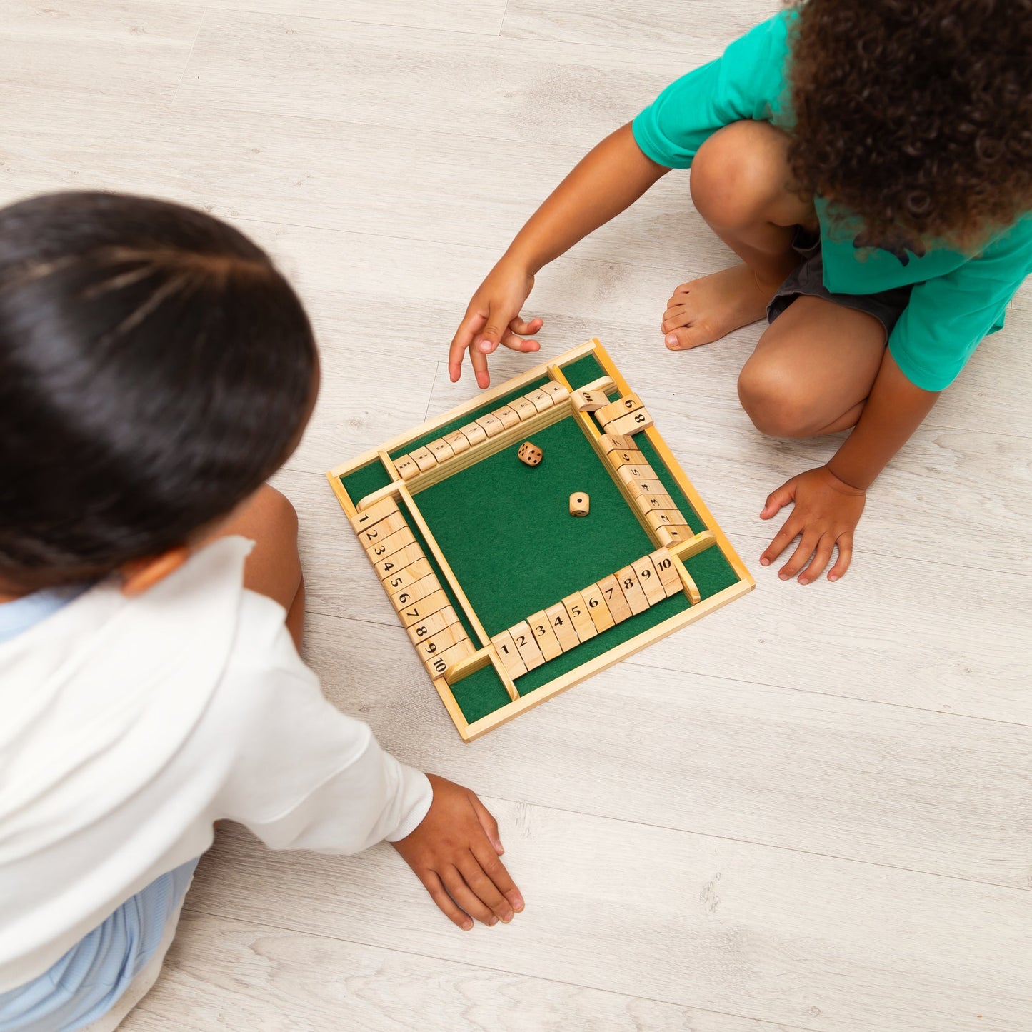 JEU DE FERMETURE DE LA BOÎTE EN BOIS POUR 4 JOUEURS