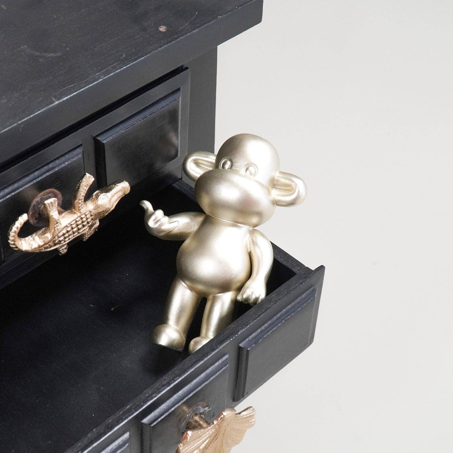 Ornament - Hanging Loose Monkey Figurine 'The Legend' - Polyresin - Gold - 11x7x19cm