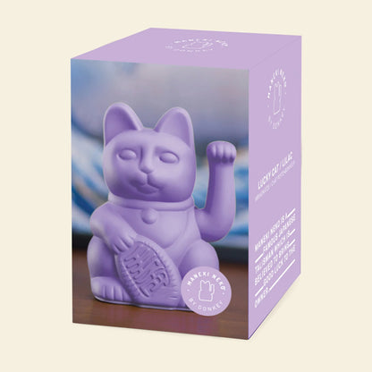 Glückliche Fliederkatze