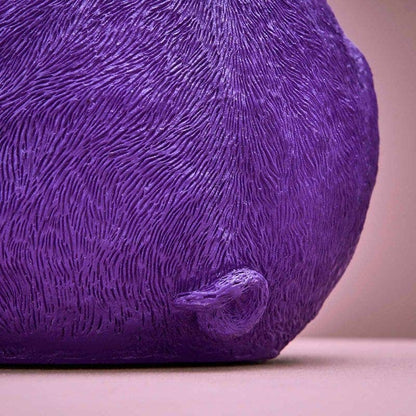 Tirelire, résine poly violette, 24 x 12 x 22,5 cm