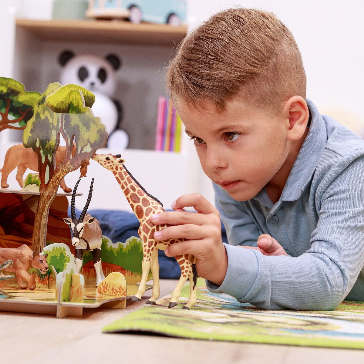 Giraffe figurine, head up