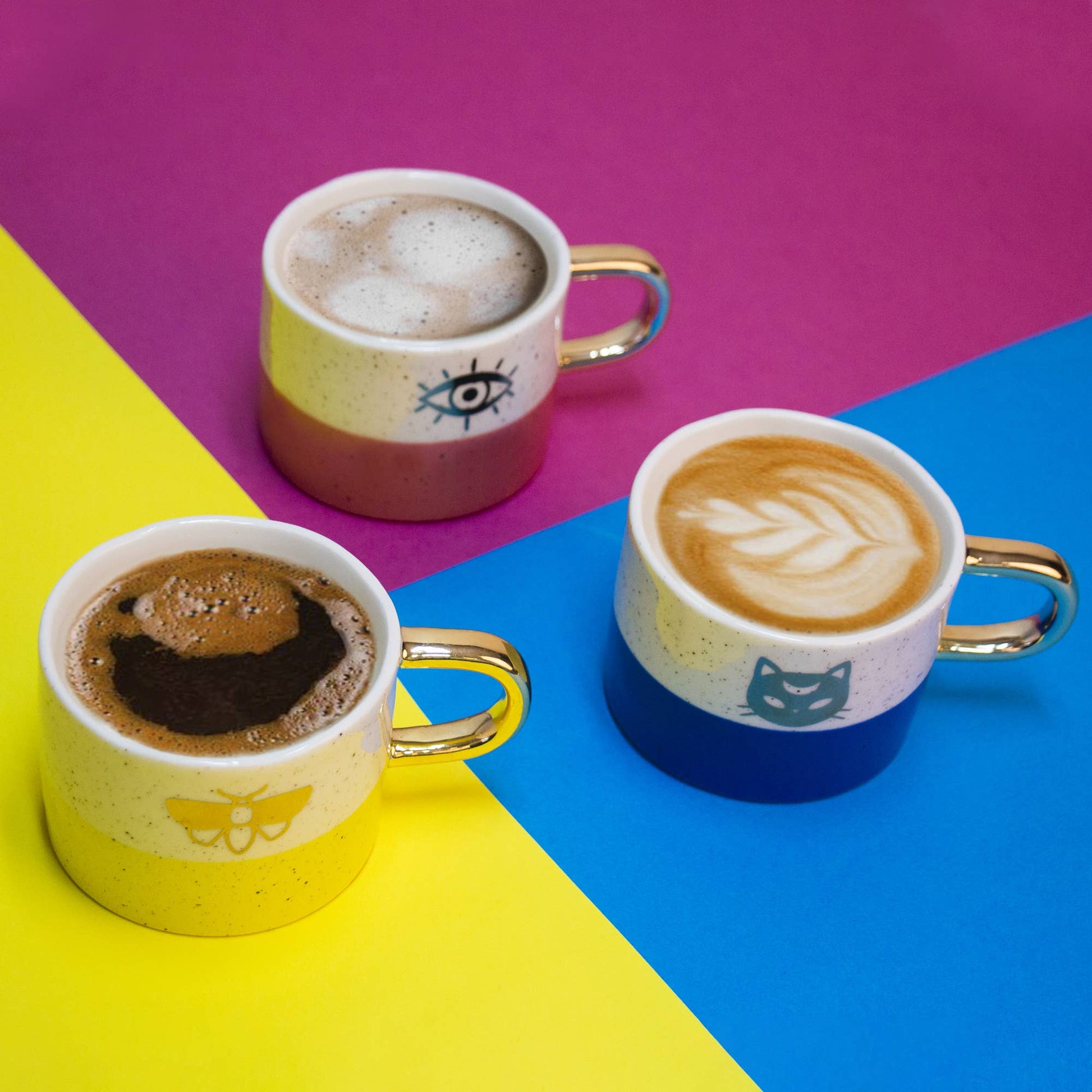 Mug Papillon de Nuit Irrégulier Peint à la Main Helio Ferretti Vue 2