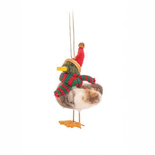 Eendje met kerstmuts en vilten sjaal als versiering.