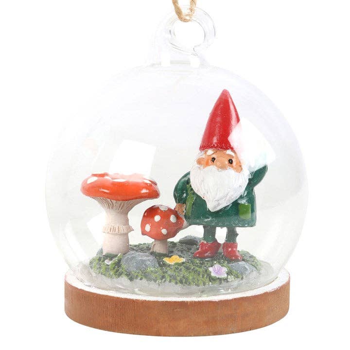 Hangende glazen koepeldecoratie met kabouter en paddenstoelen