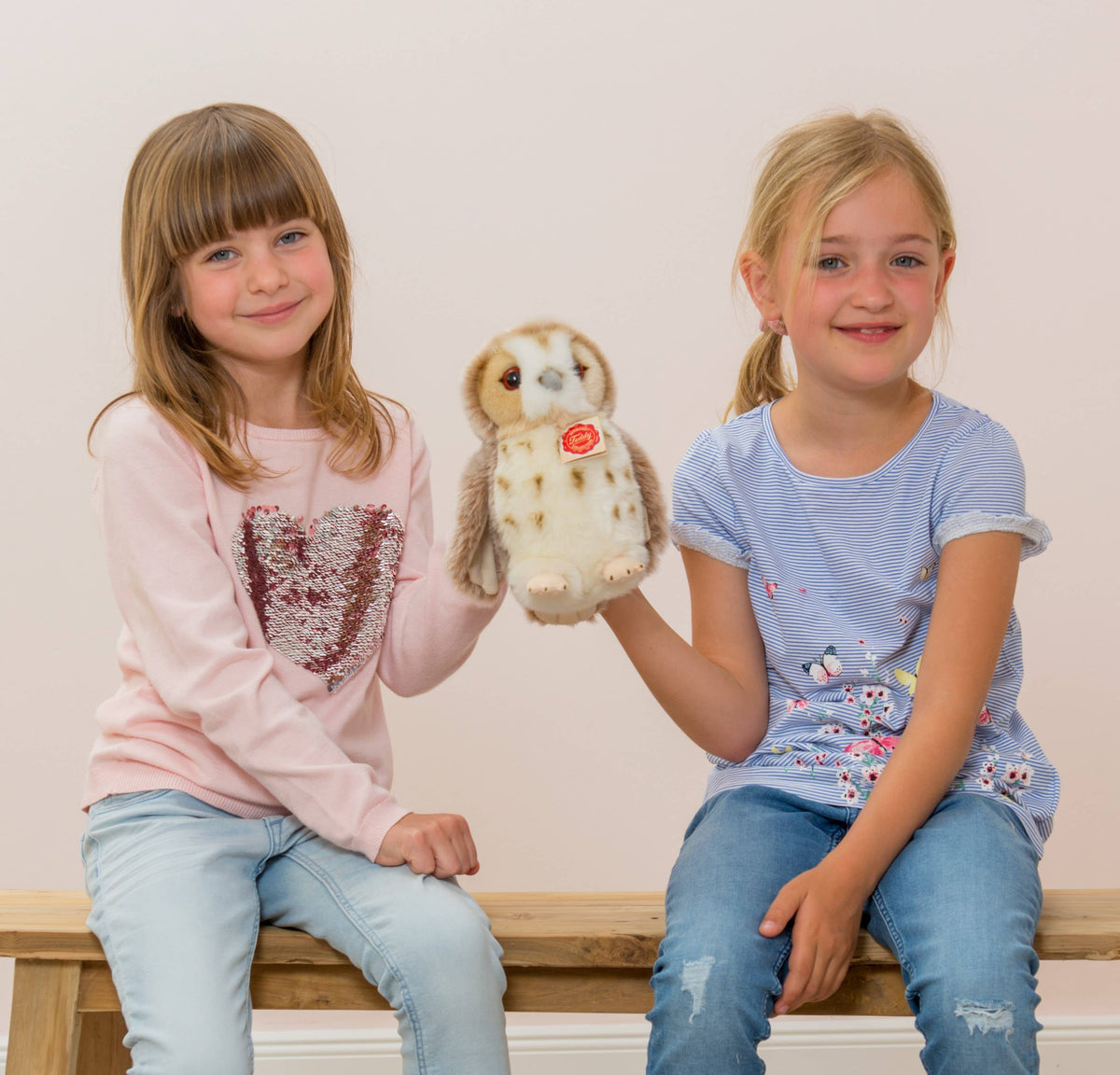 Beige Eulen-Plüschtier