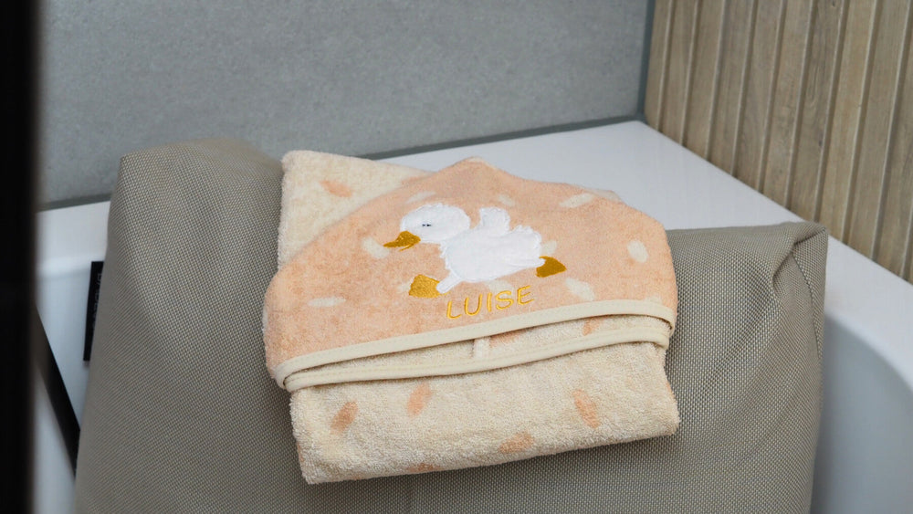 Edda Duck Hooded Towel 100x70cm