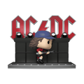 Pop! Moment: Angus Young danst op het podium 