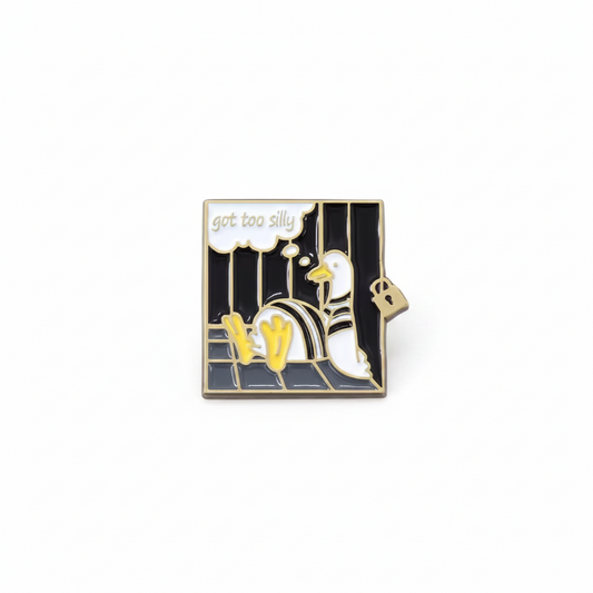 Pin’s Oie « Got Too Silly » - photo produit