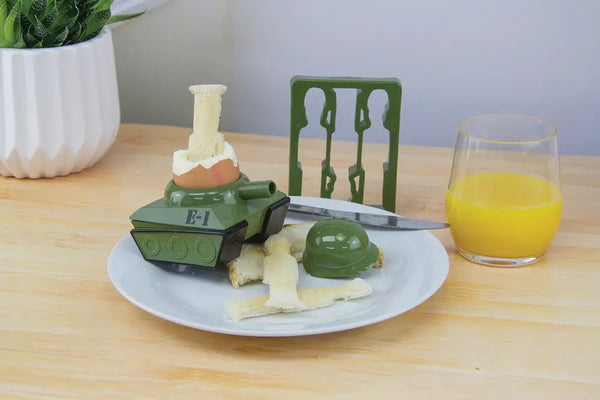 Coquetier et coupe-pain tank « EggSplode »