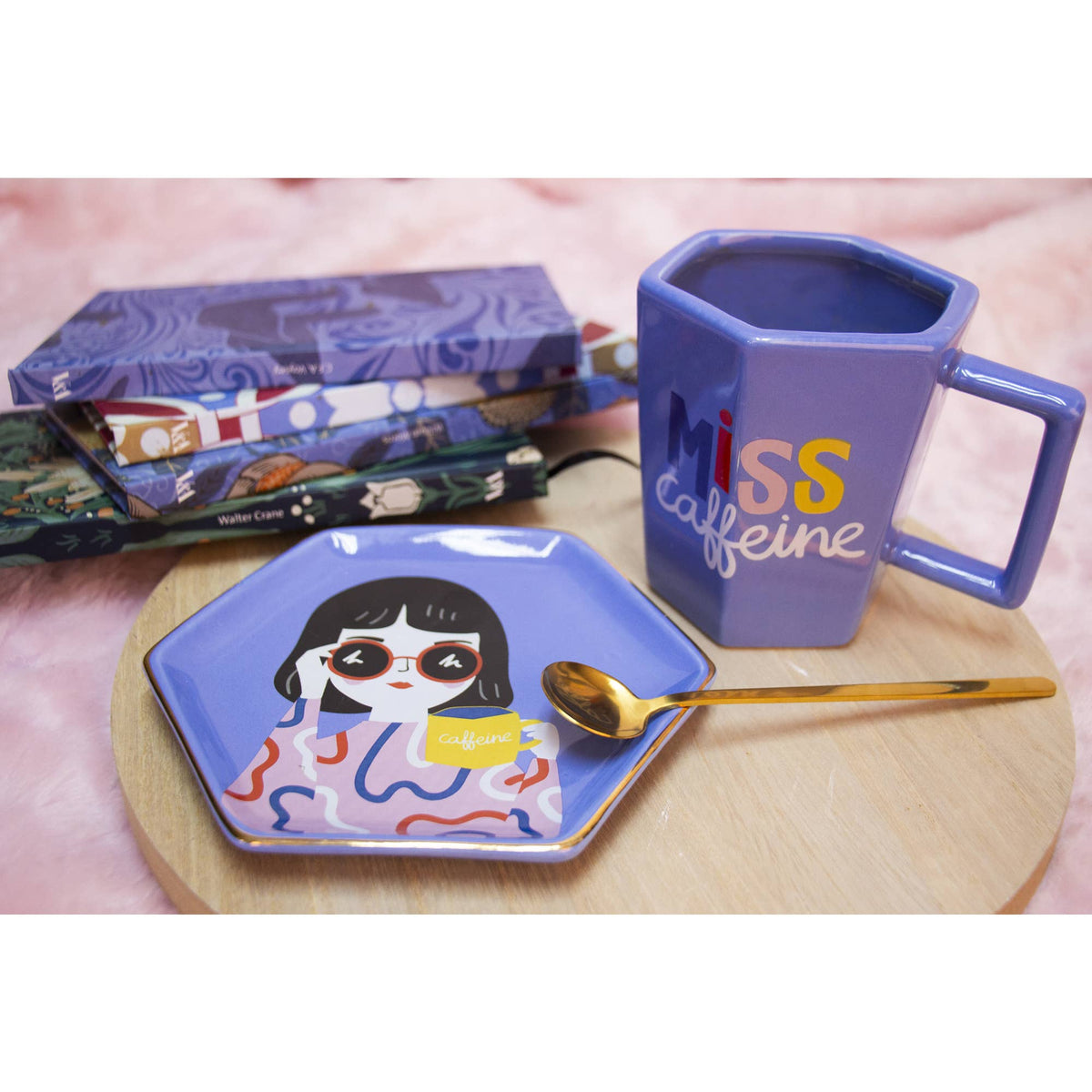 Ensemble Coupelle et Mug Hexagonal “Miss Caffeine”