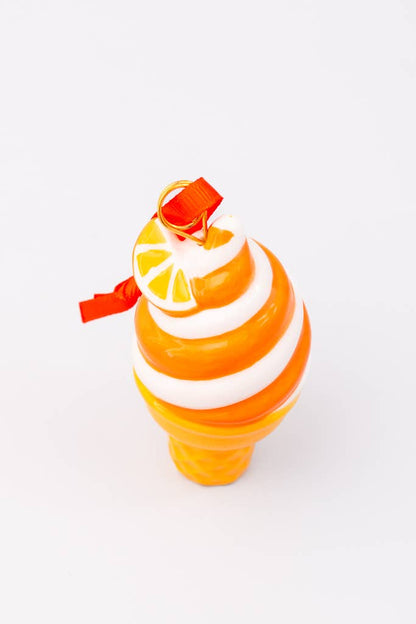 Hangende ijshoorndecoratie