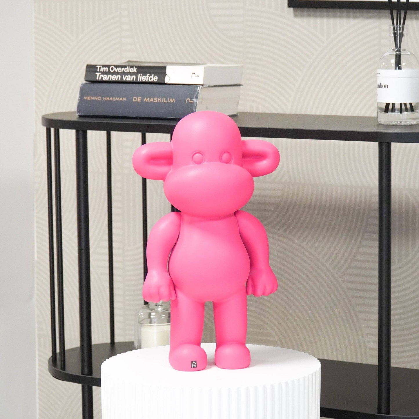 Decoratie - Apenbeeldje 'De Legende' - Hars - Roze - 33x21x50cm