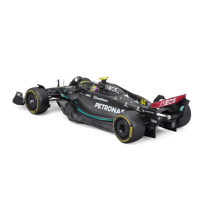 1:24 F1 MB W14 2023 AVEC CASQUE HAMILTON