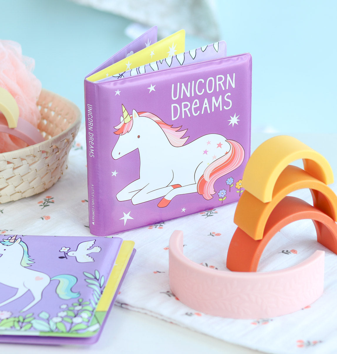 Livre de bain magique - Unicorn Dreams – vue 7 – A Little Lovely Company