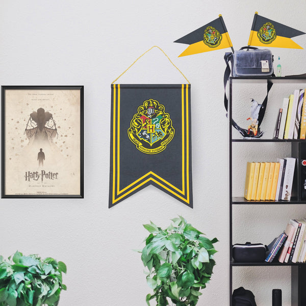 Hogwarts Banner and Flag Set