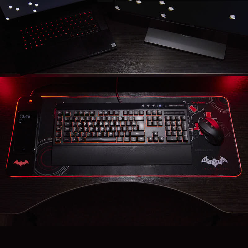 Giant Playmat and Mobile Phone Charger - Batman Arkham