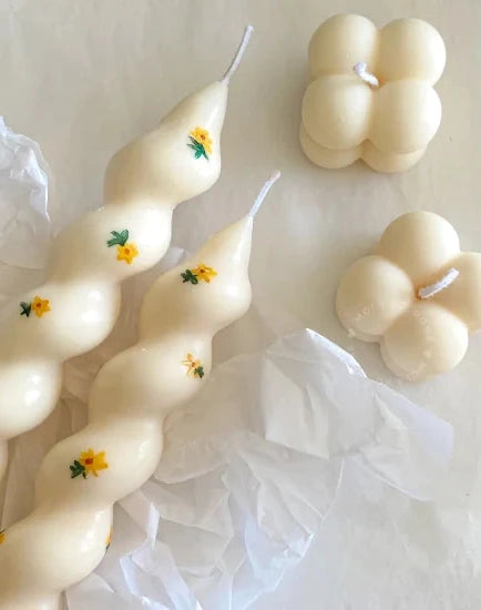 Twisted roundflower candle