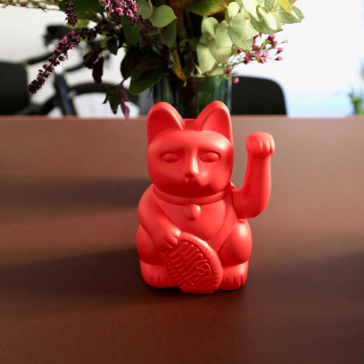 Glückliche rote Katze