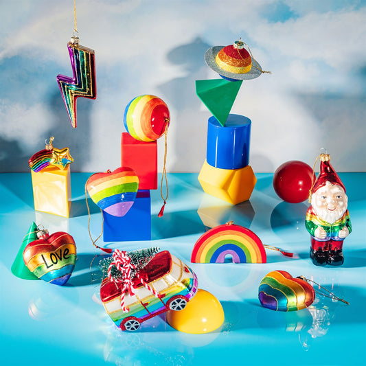 Regenboogbal in de vorm van een bliksemflits