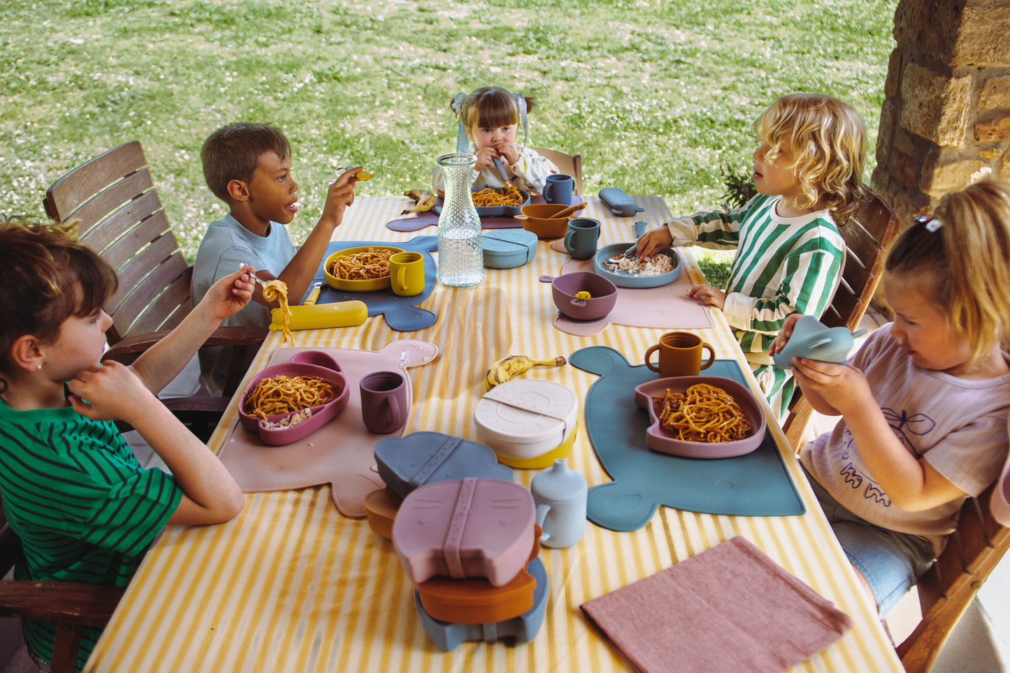 Tableware Set aus Silikon in Sand