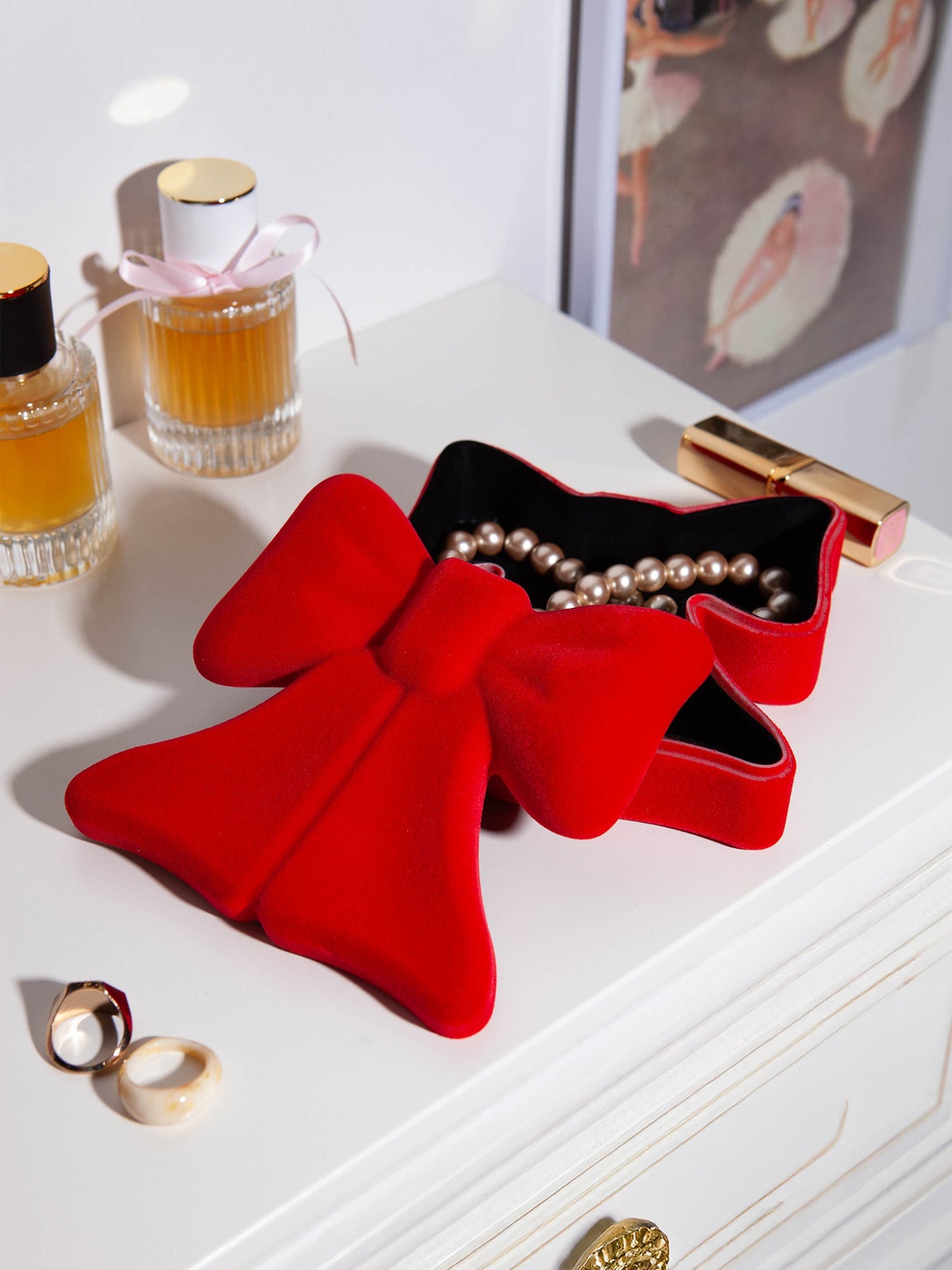 Boîte de rangement pour nœud rouge