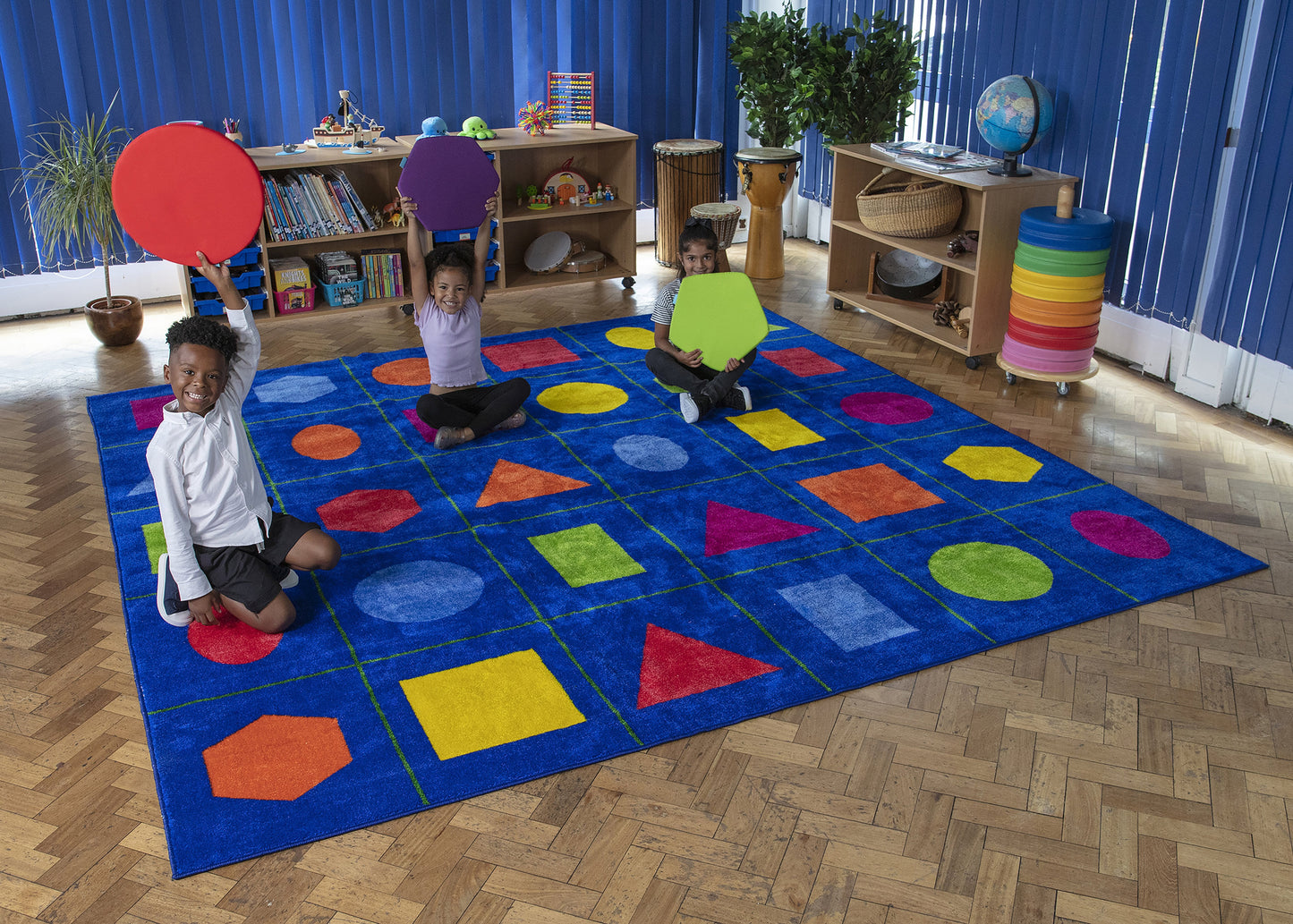 Rainbow-shaped rug with tote bag