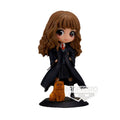 Q posket Hermione with Crookshanks