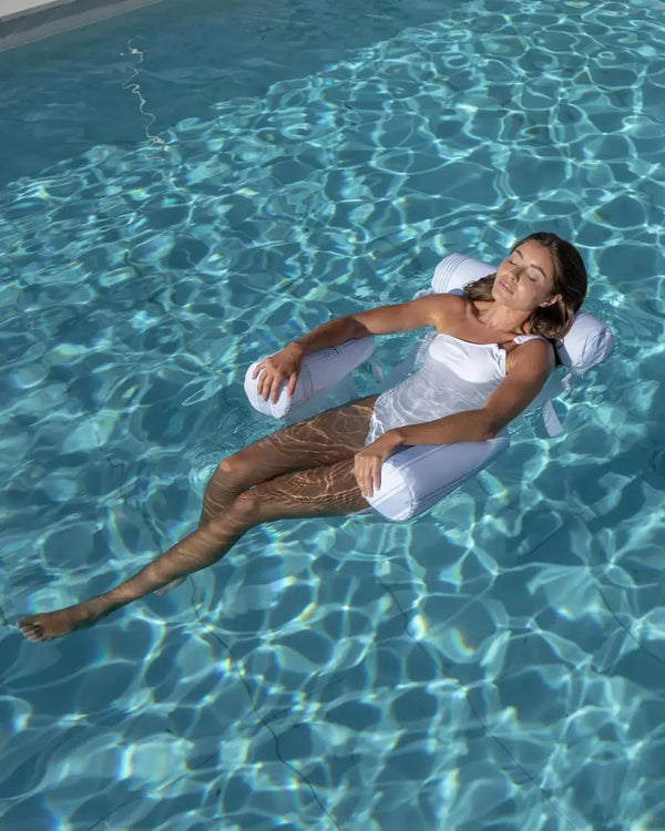 Sillón hinchable para piscina con rejilla – AMARA