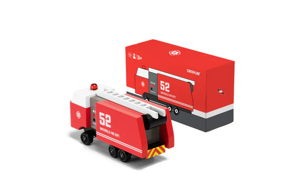 Houten brandweerwagen van Candycar World - 52 Waterville Brandweer.
