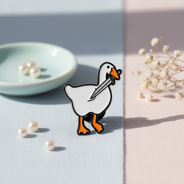 Witte eendbroche met zwaard